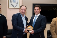 Το Βιοτεχνικό Επιμελητήριο Πειραιά, στα πλαίσια της συνεδρίασης του Διοικητικού Συμβουλίου, βράβευσε το Δήμο Περάματος και  επιχειρήσεις μέλη του 