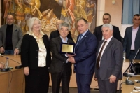 Το Βιοτεχνικό Επιμελητήριο Πειραιά βράβευσε την ΥΠΑ και το Δήμο Μεγαρέων στη συνεδρίαση του Δ.Σ. στα Μέγαρα