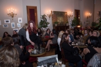 Εντυπωσιακή παρουσία γυναικών στο κοκτέϊλ με άρωμα Γυναικείας Επιχειρηματικότητας στο Δημοτικό Θέατρο Πειραιά