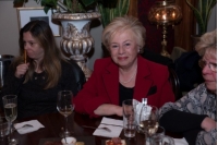 Εντυπωσιακή παρουσία γυναικών στο κοκτέϊλ με άρωμα Γυναικείας Επιχειρηματικότητας στο Δημοτικό Θέατρο Πειραιά