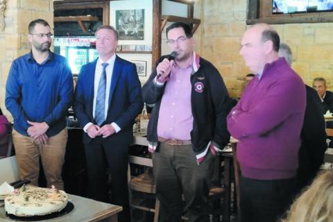 Ο ΠΡΟΕΔΡΟΣ Β.Ε.Π. ΙΩΑΝΝΗΣ ΚΩΝ. ΜΑΣΤΡΟΝΙΚΟΛΑΣ ΣΤΗΝ ΕΚΔΗΛΩΣΗ ΚΟΠΗΣ ΠΙΤΑΣ ΤΟΥ ΣΥΛΛΟΓΟΥ ΥΠΑΛΛΗΛΩΝ ΕΠΑΓΓΕΛΜΑΤΙΚΩΝ ΚΑΙ ΒΙΟΤΕΧΝΙΚΩΝ ΕΠΙΜΕΛΗΤΗΡΙΩΝ ΑΘΗΝΑΣ-ΠΕΙΡΑΙΑ