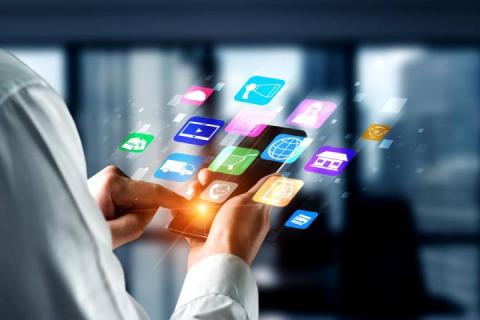 Οκτώ νέες ψηφιακές υπηρεσίες έρχονται το 2022 – Όλες οι αλλαγές σε ταυτότητες, δίπλωμα οδήγησης, διαζύγια