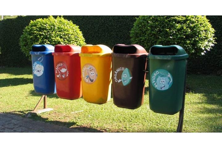 Υπουργείο Περιβάλλοντος και Ενέργειας: Πέντε μεγάλες τομές στο ν/σ για την ανακύκλωση – Χωριστά η συλλογή πλαστικών, χαρτιού, μετάλλου και γυαλιού