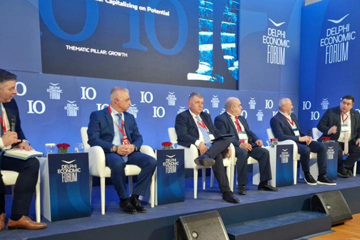 Ο Πρόεδρος της ΚΕΕΕ στο 10ο Οικονομικό Φόρουμ των Δελφών για τις μικρομεσαίες επιχειρήσεις