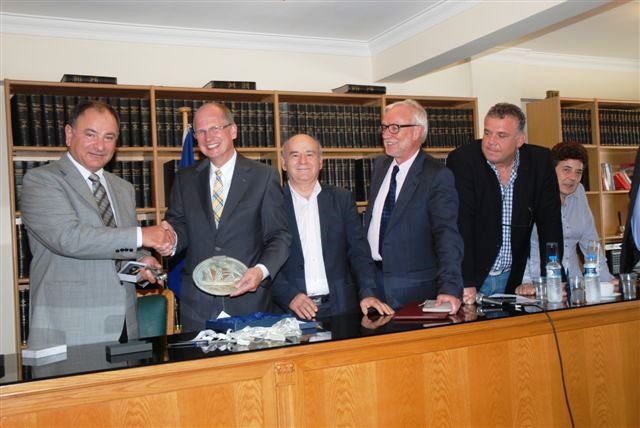 protokollo synergasias me Stoutgardi 1